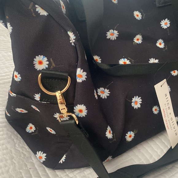 Alice + Olivia FabFitFun Daisy Print Duffle Bag - Picture 2 of 4